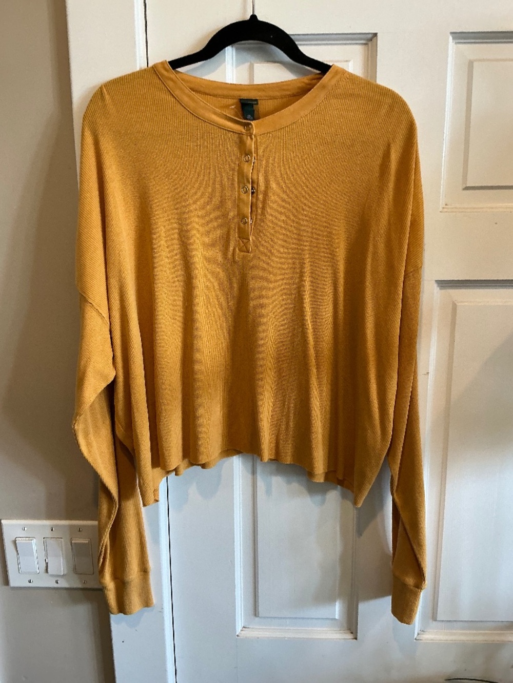 Wild Fable brand new with tags!  Cropped Henley style top in plus size xxl